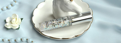Блеск для губ Essence Into The Snow Glow Sparkly Lip Topper и Гель для бровей и ресниц Essence Lash&Brow