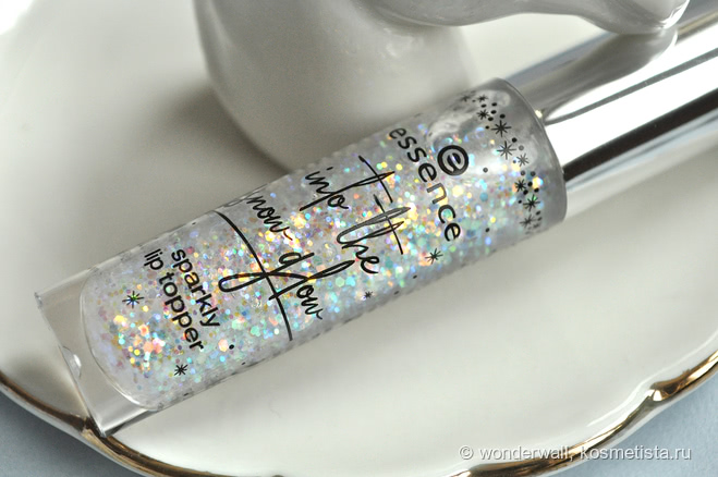 Блеск для губ Essence Into The Snow Glow Sparkly Lip Topper и Гель для бровей и ресниц Essence Lash&Brow