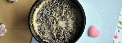 LUSH: Очищающее средство для кожи Ангел и Пена для ванны Оптимист