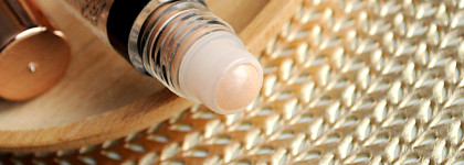 Роликовый хайлайтер Essence Glow My Mind! Glow Roller