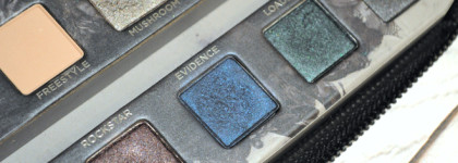 Космическая фантазия с синим акцентом