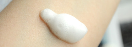 Очищающий пенящийся мусс Clarins Mousse Nettoyante Peau Neuve для любого типа кожи