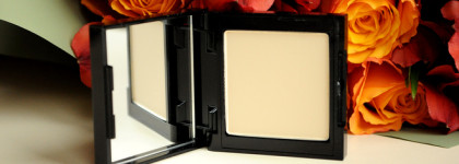 Пудра компактная Bobbi Brown Sheer Finish Pressed Powder 1 Pale Yellow