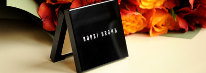 Пудра компактная Bobbi Brown Sheer Finish Pressed Powder 1 Pale Yellow
