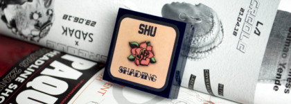 SHU: монотени для век Shading 121 и румяна компактные Cheeky Boom Blush 35