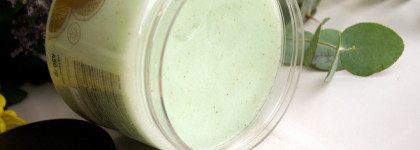 Hochet: Моделирующий скраб для тела «Розмарин и Лайм» и Гидрофильное масло для душа «Кокосовая вода»