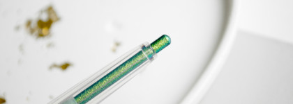 Карандаш для глаз Arive Makeup Glimmerverse Fairy Wand Multichrome 03 Frog Princess