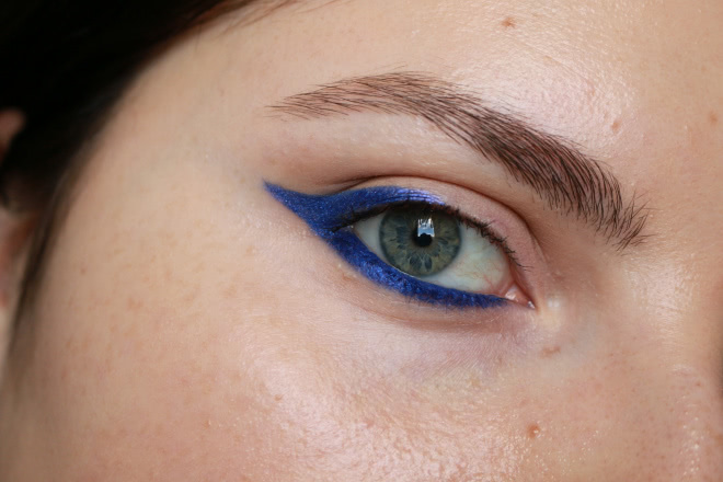 Mac Kajal Crayon в оттенке Flourish Me Bold