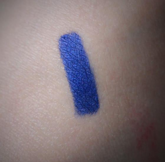 Mac Kajal Crayon в оттенке Flourish Me Bold
