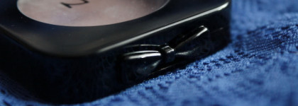 "Алло, полиция? Хочу сообщить о краже. Кто-то украл мои скулы и оставил свои толстые щёки взамен. Алло? Алло, офицер?". Идеальные румяна Nyx High Definition Blush  в оттенке Taupe