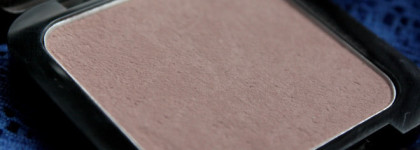 "Алло, полиция? Хочу сообщить о краже. Кто-то украл мои скулы и оставил свои толстые щёки взамен. Алло? Алло, офицер?". Идеальные румяна Nyx High Definition Blush  в оттенке Taupe