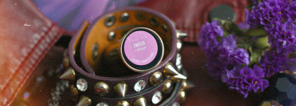 Фиолетовая цветотерапия с губной помадой Vice от Urban Decay в оттенке Twitch