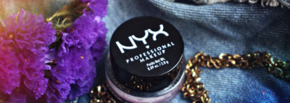 Голографический макияж с подводкой Holographic Halo Cream Eyeliner от Nyx в оттенке Cotton Candy 03