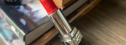 Помада для губ с вельветовым финишем Rouge Dior в оттенке 999