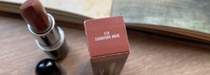 Помада MAC Lustreglass Lipstick в оттенке 570 Signature Move