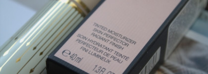 Увлажняющий тональный флюид-тинт для лица Gucci Glow Skin Tint в оттенке 11 Fair