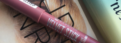 Мой идеальный нюд.Essence Velvet Stick-02 Peony Star