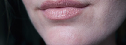 Не лишенная шарма, но далеко не идеальная Stellary Nude Lips Long Lasting Lipstick № 02 neutral beige