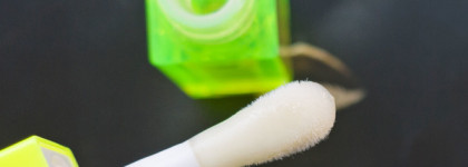 Масло для губ School Lip Oil Beauty Bomb. Кислотно, модно и молодежно, но эффективно ли?