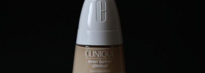 Тональный крем Clinique Even Better Clinical Serum Foundation SPF 20 WN 01
