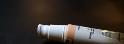 Тональная основа Max Factor Miracle second skin hydrating foundation 01 Fair. Удивительно удачный тон