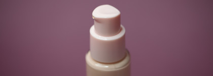 Тональный Крем «Сияние и Защита от Негативных Факторов Окружающей Среды» Fond de teint le Radieux Yves Rocher Beige 000