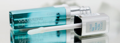 Бодрящий блеск- плампер для губ Catrice Volumizing Extreme Lip Booster в новом оттенке 030 N'Ice Bonbon