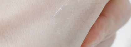 Бодрящий блеск- плампер для губ Catrice Volumizing Extreme Lip Booster в новом оттенке 030 N'Ice Bonbon