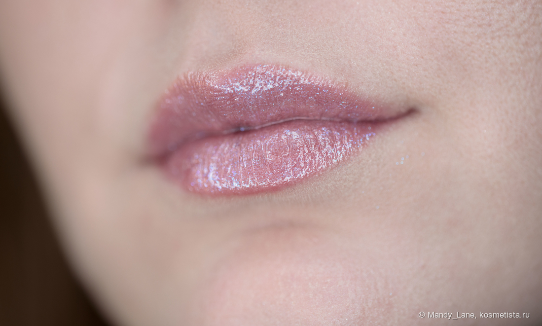 Блеск поверх Maybelline Color Sensational Lipstick, 132 Sweet Pink, кольцевая лампа