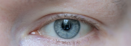 Идеальная маскировка синевы консилером Tarte Shape Tape 8B