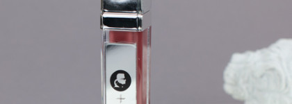 Еще один "Карлуша" из моей косметички- блеск для губ Karl Lagerfeld & Modelco Lip Lights Gloss, оттенок Capri