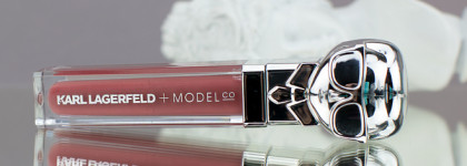 Еще один "Карлуша" из моей косметички- блеск для губ Karl Lagerfeld & Modelco Lip Lights Gloss, оттенок Capri