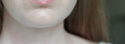 Свои губы, только лучше с блеском Shik Lip Gloss Care в оттенке 02 Naked