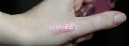 Блеск для губ Dark Mantra из коллекции Dark Academia Beauty Bomb. Оттенок 01 Romantic