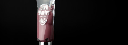 Блеск для губ Dark Mantra из коллекции Dark Academia Beauty Bomb. Оттенок 01 Romantic