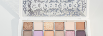 Красивая палетка теней Stellary Eyeshadow Palette из новой коллекции Golden Lace