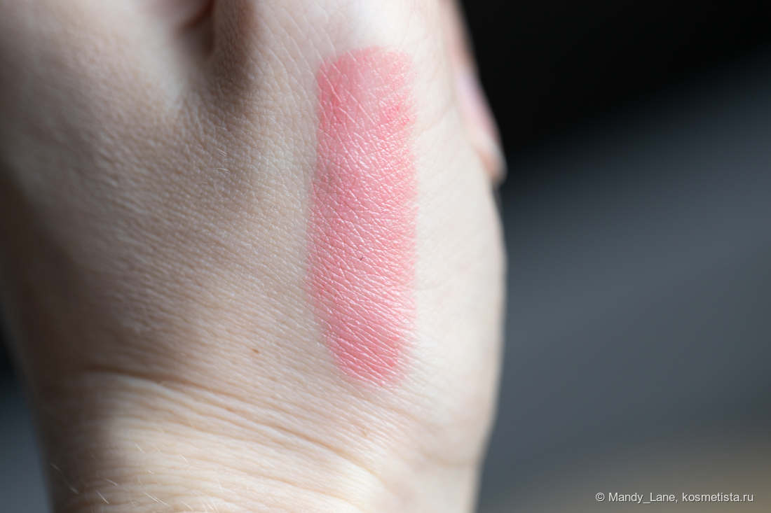 Bright pink Hydramatic Shine Lipstick