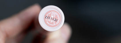 Помады Avon "СуперУвлажнение" с гиалуроновой кислотой Hydramatic Shine Lipstick