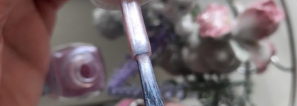 Жемчужная лаванда (Berenice oxygen nail lacquer 68 Lilac pearl) и намек на нее (Kapous nails Hilac polish 2184 Шелковая роза)