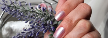 Жемчужная лаванда (Berenice oxygen nail lacquer 68 Lilac pearl) и намек на нее (Kapous nails Hilac polish 2184 Шелковая роза)