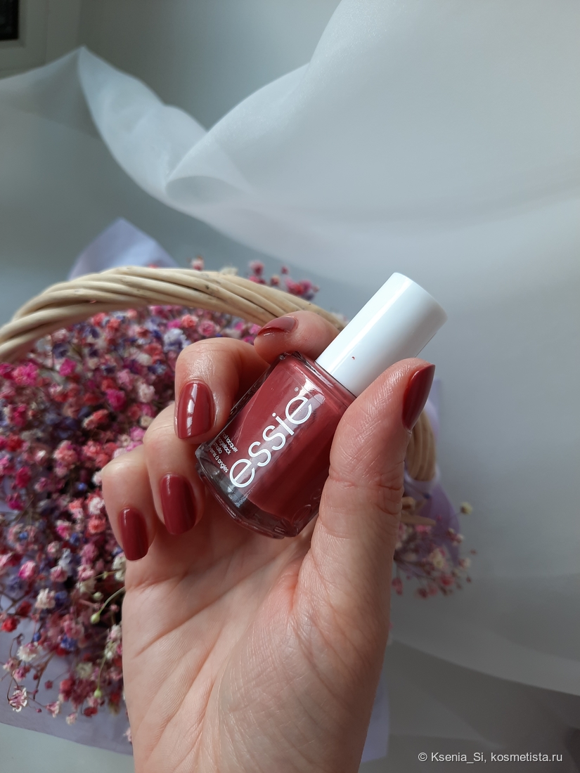 Essie Nail Lacquer Classic collection #24 "In stitches"