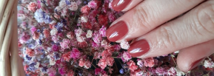 Осеннее настроение с Essie Nail Lacquer Classic collection #24 "In stitches" и #444 "Ready to boa"