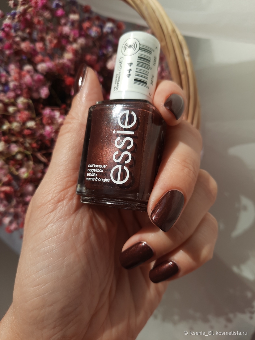 Essie Nail Lacquer Classic collection #444 "Ready to boa"
