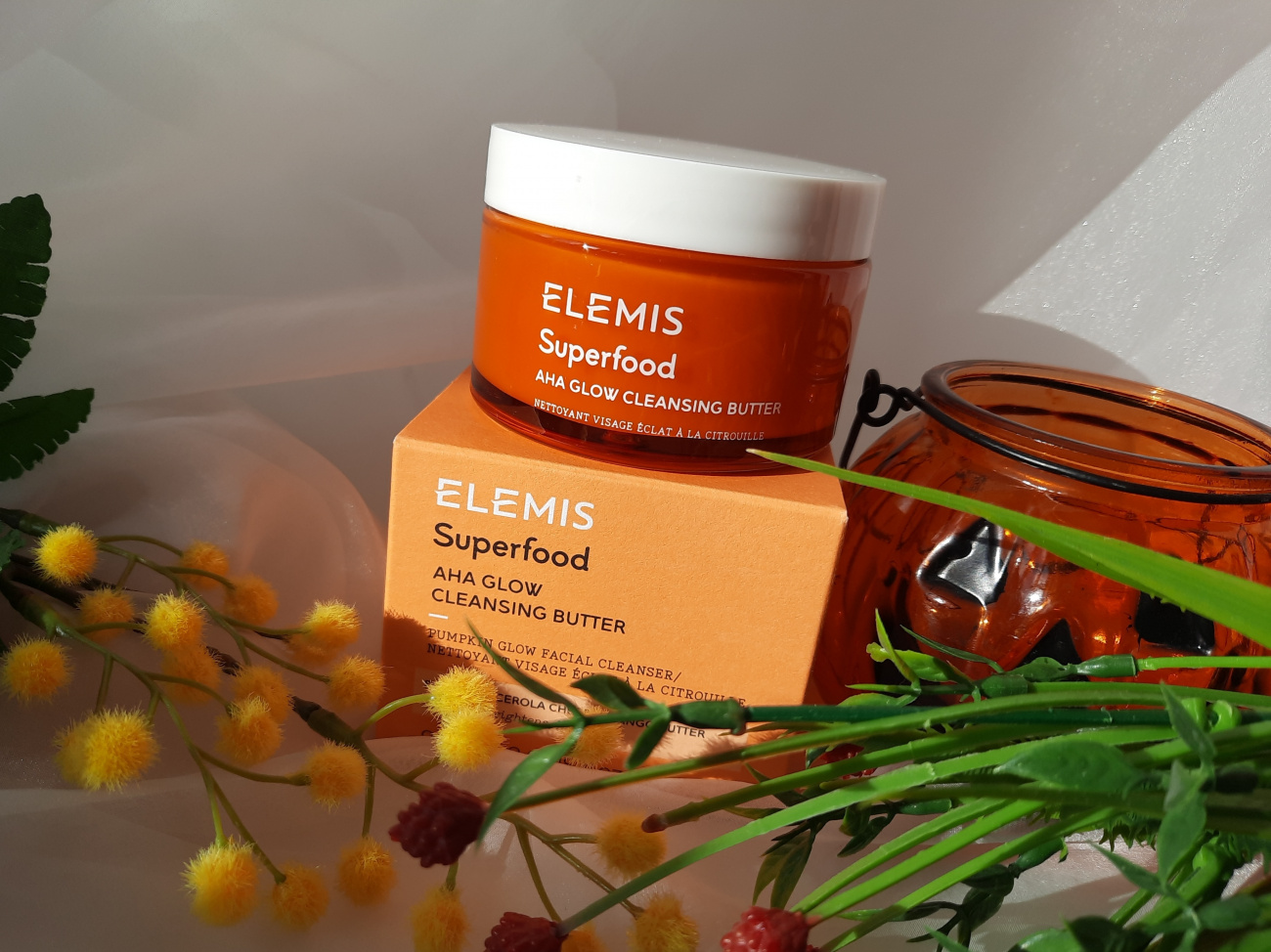 Glow clean activated. Элемис суперфуд. Элемис Glow Cleansing Butter. Элемис Superfood Glow. Elemis Superfood Aha Glow Cleansing Butter 90ml.