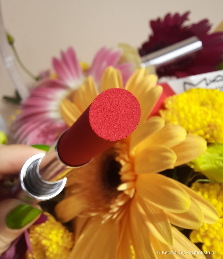 Mac locked kiss 24hr lipstick # 90 Taboo