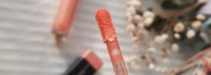 Отличник и двоечник: Anastasia Beverly Hills lip gloss #Coral и Pat AT Mcgrath Labs lust gloss # Peach Perversion