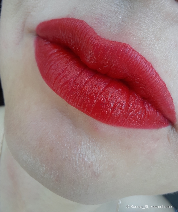 Charlotte Tilbury Matte Revolution Hot Lips в оттенке Carina's Love
