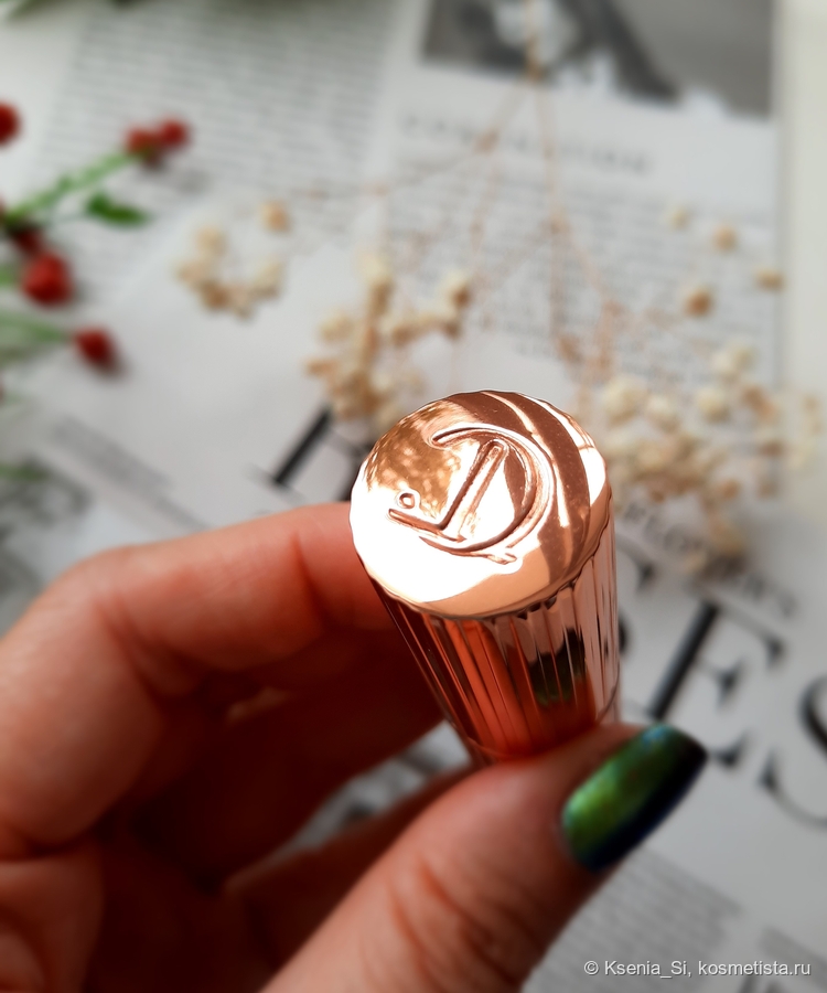 Charlotte Tilbury Matte Revolution Hot Lips в оттенке Carina's Love