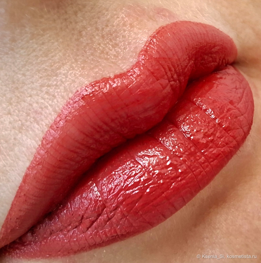 Сатиновая помада Explicit Luxury Lipstick # 825 No Strings от Nars