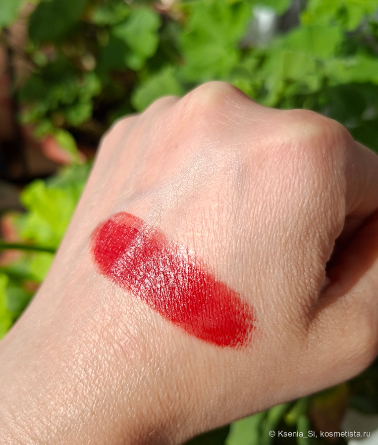 Сатиновая помада Explicit Luxury Lipstick # 825 No Strings от Nars